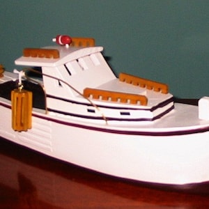 Wooden MAINE Large LOBSTER BOAT Model 12&quot; Long- Fully Assembled NIce Details