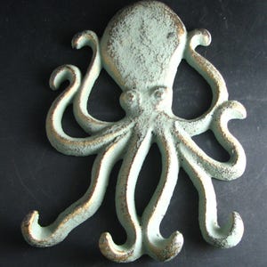 フック付きタコ 鋳造金属 緑青仕上げ 高さ7インチ