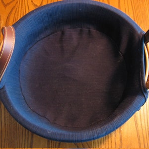Taskets Renaissance  Pie Caddy Basket w/Blue Liner and two Handles No. 3