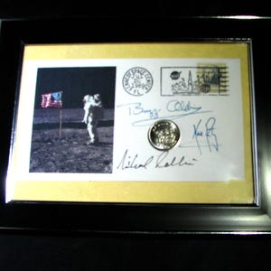 INGELIJSTE Herdenkingsenvelop 1969 met Apollo 11 Moon Mission met vintage stempel en Smithsonian Apollo 11-munt