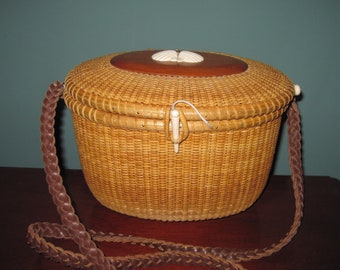 Vermont's Basketville  NANTUCKET BASKET w/Double Scallop Shells  Vintage New Heirloom w/Care Insert