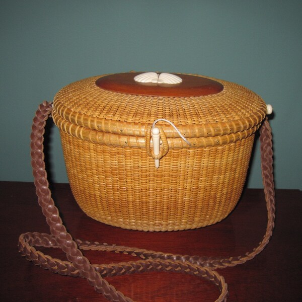 Vermont's Basketville  NANTUCKET BASKET w/Double Scallop Shells  Vintage New Heirloom w/Care Insert