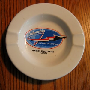 Vintage Porzellantablett des Space Shuttle COLUMBIA vom Kennedy Space Center 1982 Testflug