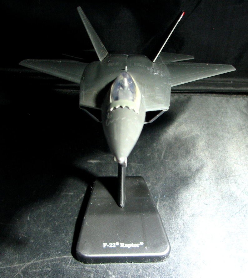 Lockheed Martin F 22 RAPTOR Fighter Jet on Stand-can Be Displayed 3 ...
