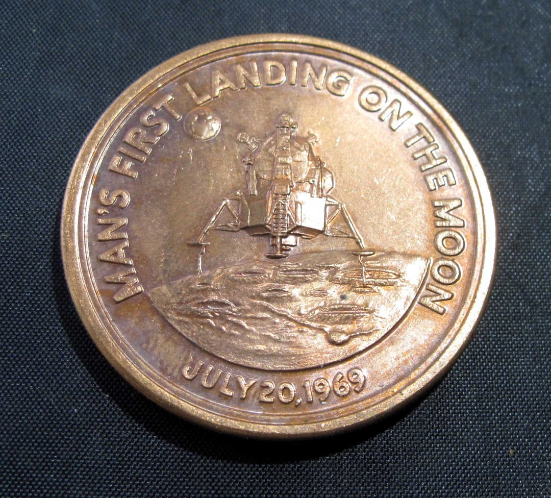 Vintage APOLLO 11 "silver" Dollar Size 1969 Commemorative Bronze Coin