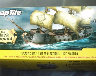 PIRATE SHIP  "The Black Diamond" Sealed Model Kit- Build with or without Sails- Snap Together- Bonus Doubloon!