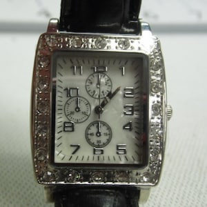 FASHION Women&#39;s Watch with Sub Dials Running with fresh battery FREE SHIPPING.