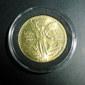 1943 MEXICO 50 PESOS Gold Coin Tribute Replica in Capsule- Rare Date