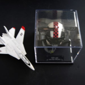 NAVY VT-24 Fighting Renegades  F-14 Tomcat Fighter Diecast Jet  plus matching Helmet by Elite Force