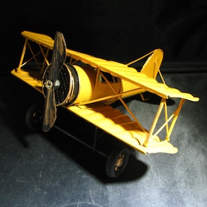 Yellow Bi-plane Albatross D-III metal airplane model from WWI  7" Long
