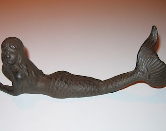 "Gusseisen-MERJUNGFRAU, die Briefbeschwerer/Türstopper festlegt, 26 cm, Antik-Patina-Finish."