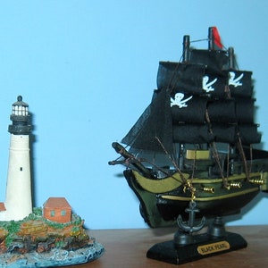 Wooden BLACK PEARL Pirate Model Ship 6&quot; Long- Fully Assembled