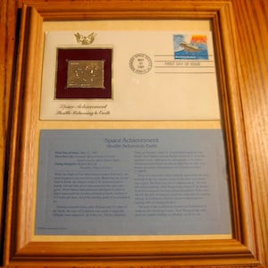 Framed 22 Karat Gold SPACE ACHIEVEMENT "Shuttle Returns to Earth"  Stamp FDC 1981 No.2