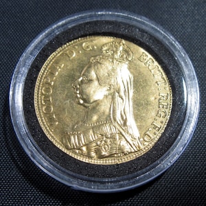 British 1/2 Sovereign 1888 Jubilee Queen Victoria Gold Plated Coin Saint George Slaying the Dragon Tribute Replica in Capsule