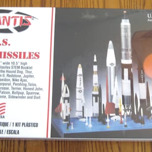 STEM Model Kit of United States Space Rockets and Missiles by Atlantis - Offering without Apollo 11 bonus