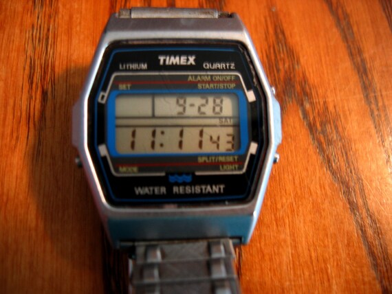 timex quartz lithium digital watch