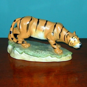 Fine Porcelain CROUCHING TIGER with Gold Foil Sticker ALDON  Beautiful!
