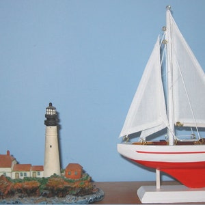 Wooden Ship Model- Deep Shoal Sailboat SLOOP 8&quot; Tall  Beautiful! New in Box WHITE/RED Keel