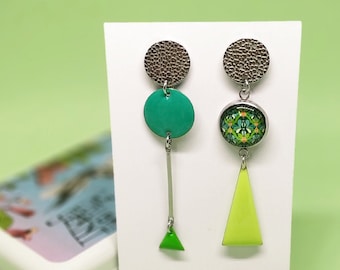 Asymmetrical dangling earrings with azulejos flower and green triangles sequins