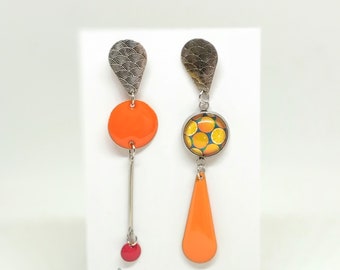 Boucles d’oreilles asymétriques à sequins tons oranges