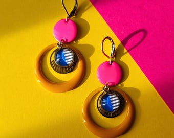 Boucles d’oreilles été marinière à rayures bleu et blanc. Bijoux bord de mer fait main en acier inoxydable (MODELE CALI)