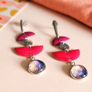 Long halfmoon earrings with graphic purple and multicolored waves patterns in glass and pink and purple enamelled sequins image 2