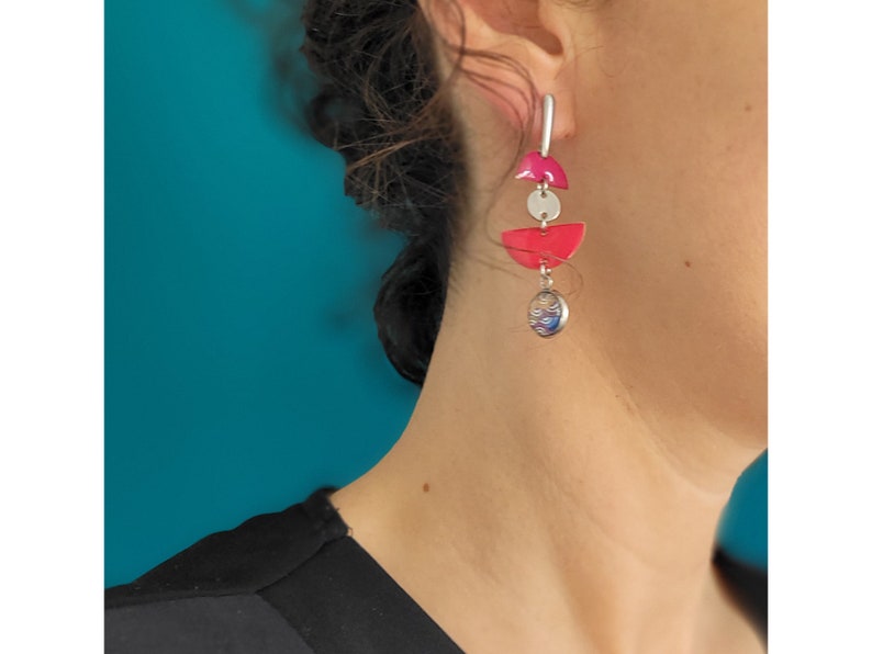Long halfmoon earrings with graphic purple and multicolored waves patterns in glass and pink and purple enamelled sequins image 6