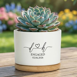 Aangepaste hartplanter voor paar, gepersonaliseerde verlovingsdatum plantpot, witte keramische vetplant, vrijgezellenfeestcadeau