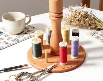 Soporte de madera para carretes de hilo, estante de hilo de 8 ejes, regalo para guardar manualidades y para costureras.