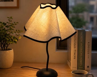USB Powered Retro Table Lamp, Wavy Fabric Lampshade, Minimalist Iron Bedside Light