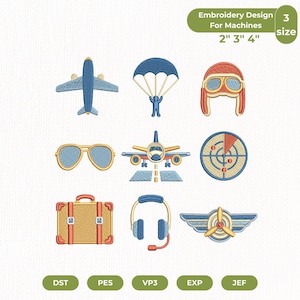 Può includere: Una collezione di nove ricami a tema aviazione che include un aereo, un paracadute, un casco da pilota, occhiali da sole, uno schermo radar, una valigia, cuffie e ali con elica. Testo: Embroidery Design For Machines 2" 3" 4".