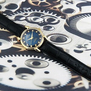 Vintage Oris Men’s Watch | Swiss Made | Hand-Winding | Blue Dial | Teardrop Lugs | 17 Jewels | 210-05 image 7