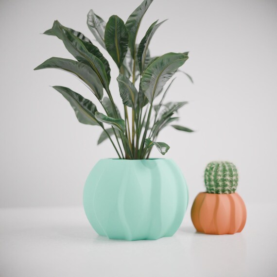 Modern Ripple Plant Pot – Sculptural Minimalist Indoor Planter