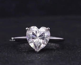 Anillo de compromiso de moissanita en forma de corazón, anillo solitario de corazón de 3 puntas en oro blanco, anillo de boda romántico, regalo de San Valentín para ella.