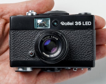 Rollei 35 LEDフィルムカメラ：トリオターレンズ、ケース、ストラップ