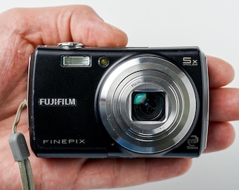Fujifilm Finepix 6800Z 6800 Zoom Digital Point and Shoot Camera