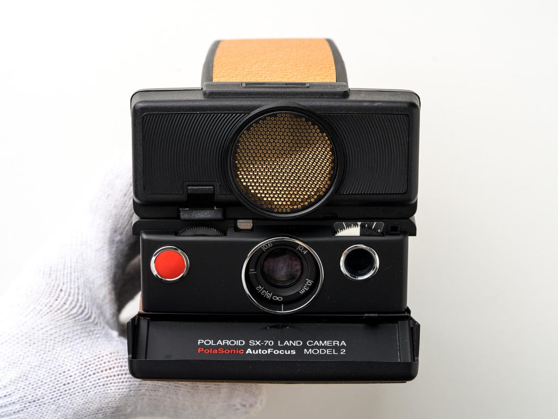 Polaroid SX70 Sonar Land Camera Model 2 with Autofocus - Instant Film Camera - Refurbished - New Leather, foto 3 de 5