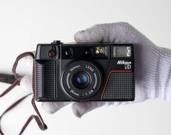 ビンテージ Nikon ワンタッチAF コンパクト35mmフィルムカメラ
