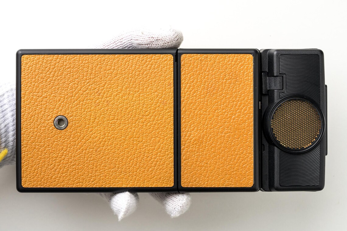 Polaroid SX70 Sonar Land Camera Model 2 with Autofocus - Instant Film Camera - Refurbished - New Leather, foto 2 de 5