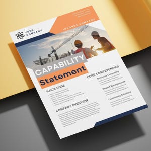 Op de afbeelding: Een wit capability statement document met een oranje en donkerblauw kleurenschema. De koptekst toont een bedrijfslogo en naam. Een foto toont twee bouwvakkers op een bouwplaats met een kraan. De tekst bevat NAICS CODE, CORE COMPETENCIES en COMPANY OVERVIEW.