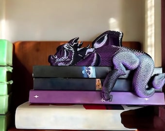 Sleeping Dragon Bookshelf Decor 3D Printed Dragon Figurine Book Nook Insert Fantasy Shelf Decoration Dragon Statue Home Decor