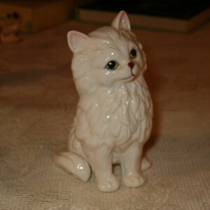 Sweetest Kitty,, White Kitty, Ceramic, 4"H, ,Little Girls Love, 1970's, Art Collectibles, Knick Knacks. Figurines, Shiny Finish, Pink Ears