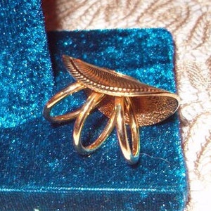 Scarf Slide!  Golden Metal Scarf Slide, Very Shiny and Bright, 1 1/4&quot;H, Perfect for Anytime of Year, Scarves & Wraps, Accessories, Shawl Pin