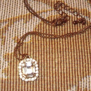 Clear Rhinestone Pendant 3/4&quot;L, Lg Center Stone, Small Surrounds, Silvered Metal, 18&quot;Chain of Darkened Metal w 2&quot; Extend, Jewelry, Necklace