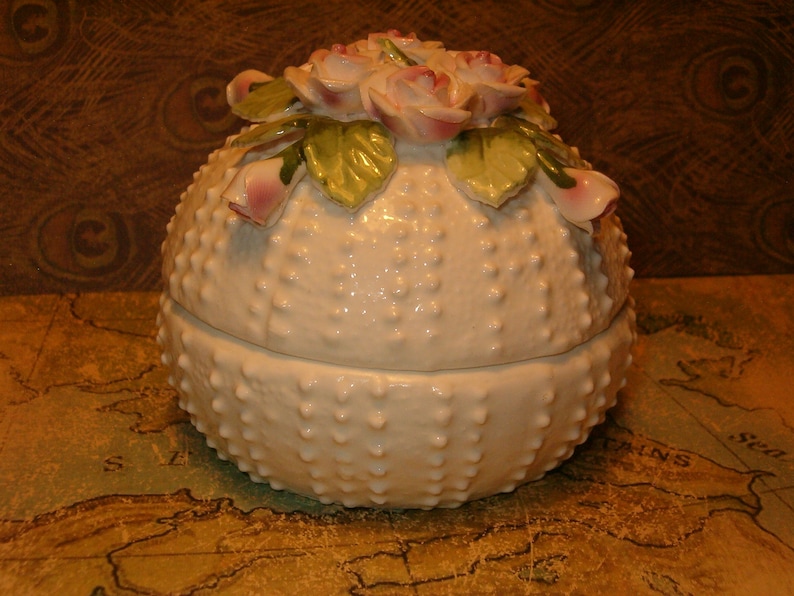 Famous Maker of Bone China Seymore Mann Lidded with Flowers Bone China Flowered Box Sea Urchin 3 12H x 4W Gorgeous White China 1990/'s