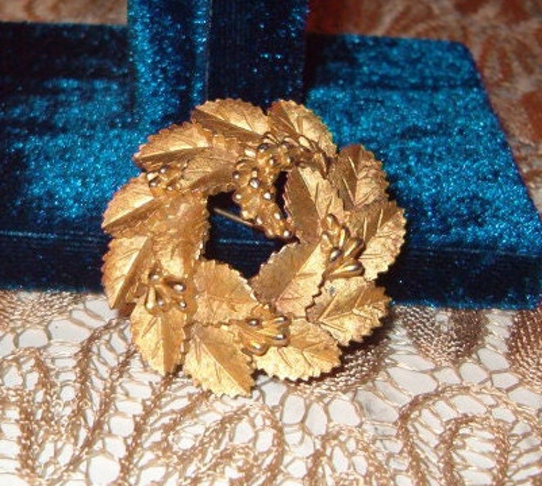 Vintage Large Crystal Flower Leaf Brooch Pin For Women - Gold Tone Austrian Rhinestone Cluster - View #10