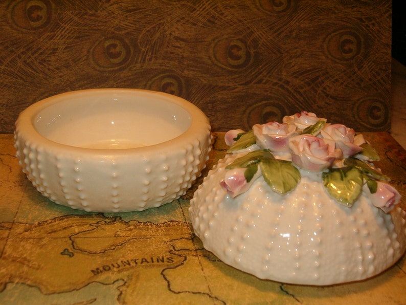 Famous Maker of Bone China Seymore Mann Lidded with Flowers Bone China Flowered Box Sea Urchin 3 12H x 4W Gorgeous White China 1990/'s