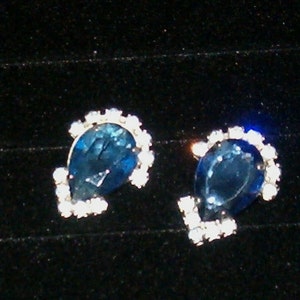 Vintage 1950's Lg Stone Topaz Blue Clip Earrings w Lt Blue Surrounding Rhinestones, 1 3/4" L, Gorgeously Made
