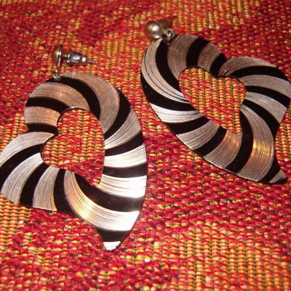 Extravagantly Darling Heart Earrings, Dangle, Drop, Pierced Metal, Lightweight Metal, Swirl Design in Black & Silver, Hang 2 1/2"L, Jewelry