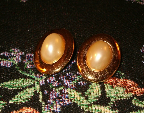 Vintage Clip Earrings, Large Faux Pearl, Golden T… - image 1
